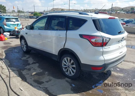 2017 Ford Escape Titanium из США, поврежденный, VIN 1FMCU0JD8HUB15366